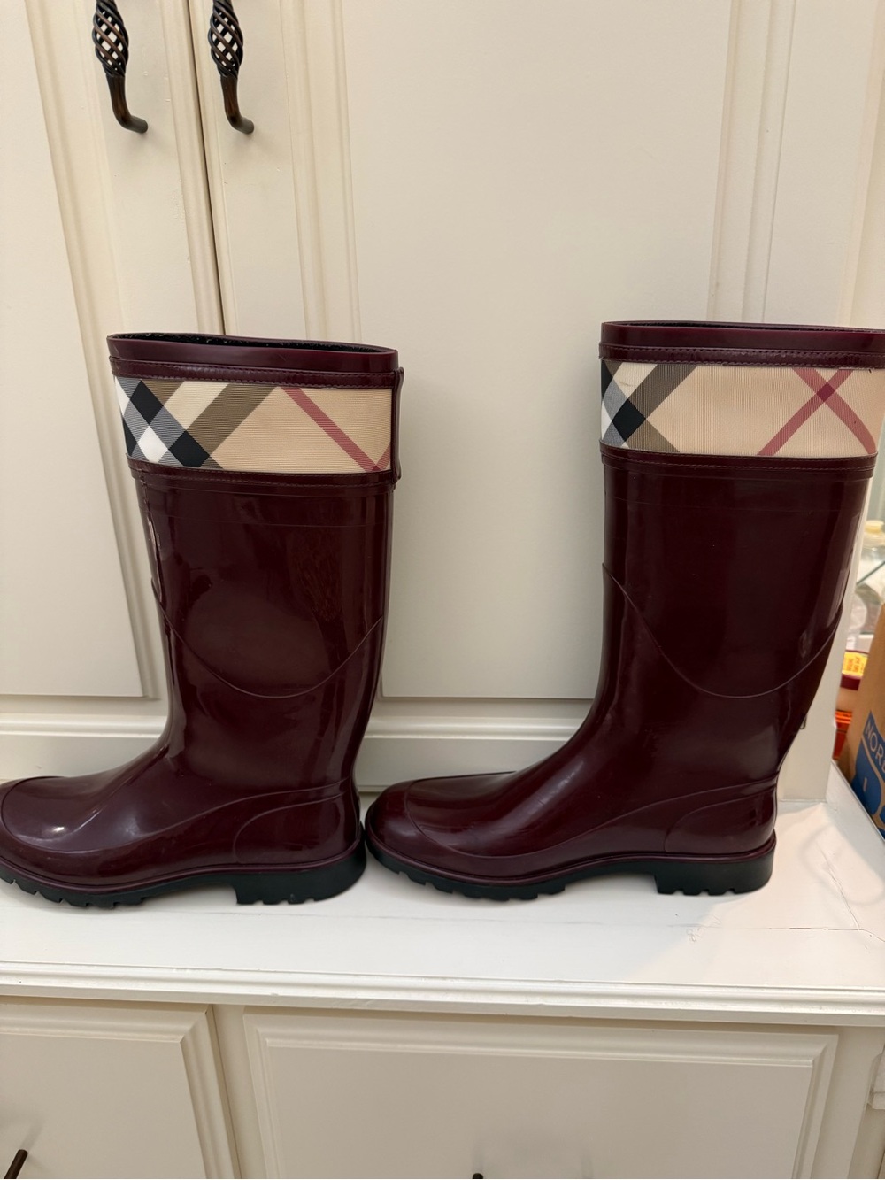 Burberry mid calf rain boots - Picture 6 of 10
